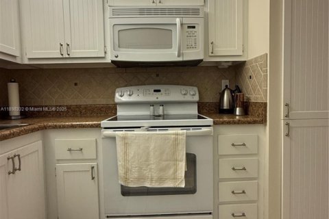 Condo in Lauderhill, Florida, 1 bedroom  № 1951613 - photo 6