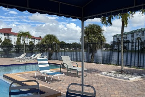 Condo in Lauderhill, Florida, 1 bedroom  № 1951613 - photo 28