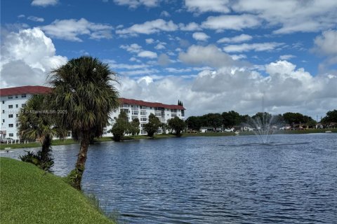 Condo in Lauderhill, Florida, 1 bedroom  № 1951613 - photo 26