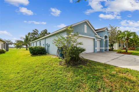 House in Palmetto, Florida 4 bedrooms, 194.17 sq.m. № 1881238 - photo 5