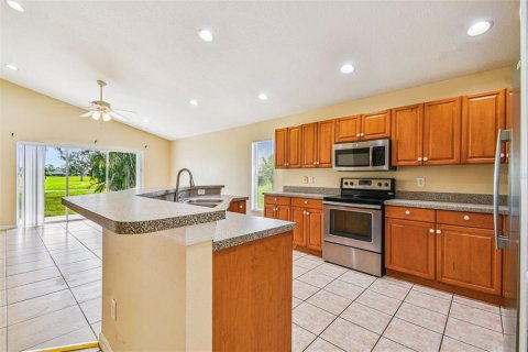 House in Palmetto, Florida 4 bedrooms, 194.17 sq.m. № 1881238 - photo 11