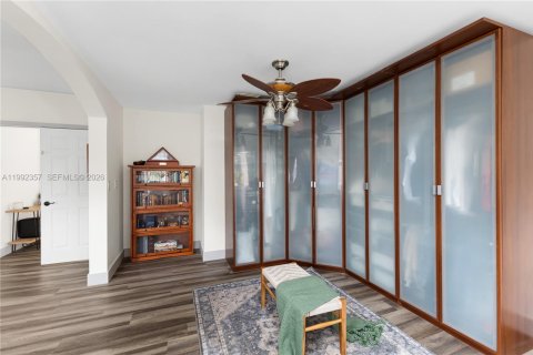 Купить виллу или дом в Пемброк-Пайнс, Флорида 4 спальни, 232.63м2, № 2060284 - фото 26