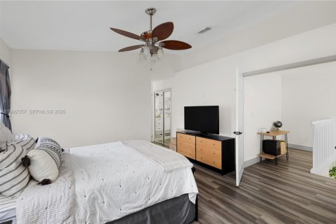 Купить виллу или дом в Пемброк-Пайнс, Флорида 4 спальни, 232.63м2, № 2060284 - фото 27