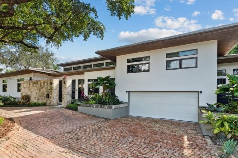 House in Coral Gables, Florida 5 bedrooms, 441.75 sq.m. № 1865091 - photo 4