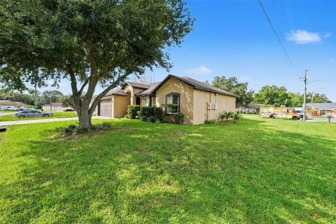 Casa en venta en Kissimmee, Florida, 4 dormitorios, 160.72 m2 № 2203514 - foto 3