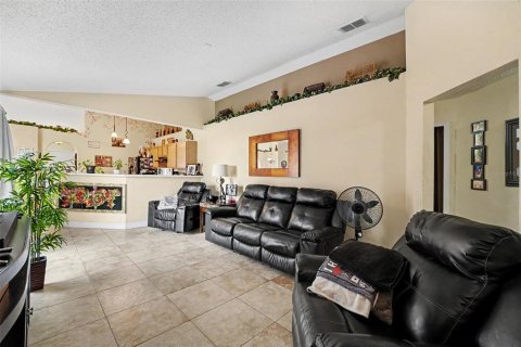 Casa en venta en Kissimmee, Florida, 4 dormitorios, 160.72 m2 № 2203514 - foto 9