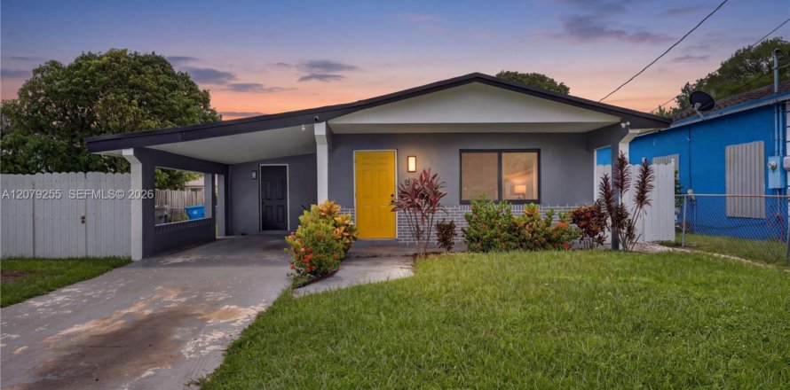 Villa ou maison à West Park, Floride 4 chambres, 149.76 m2 № 2351318
