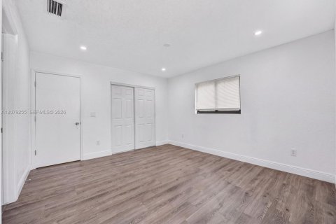 Villa ou maison à vendre à West Park, Floride: 4 chambres, 149.76 m2 № 2351318 - photo 19