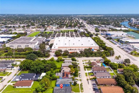 Villa ou maison à vendre à West Park, Floride: 4 chambres, 149.76 m2 № 2351318 - photo 28