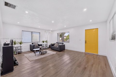 Villa ou maison à vendre à West Park, Floride: 4 chambres, 149.76 m2 № 2351318 - photo 7
