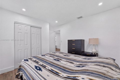 Villa ou maison à vendre à West Park, Floride: 4 chambres, 149.76 m2 № 2351318 - photo 13