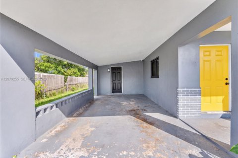 Villa ou maison à vendre à West Park, Floride: 4 chambres, 149.76 m2 № 2351318 - photo 5