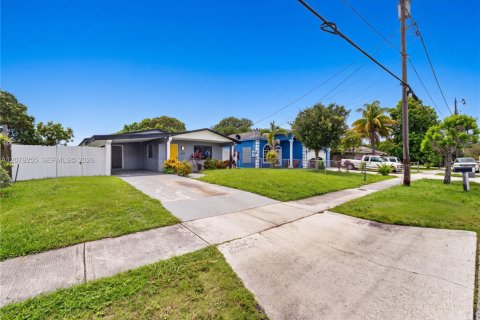 Villa ou maison à vendre à West Park, Floride: 4 chambres, 149.76 m2 № 2351318 - photo 3