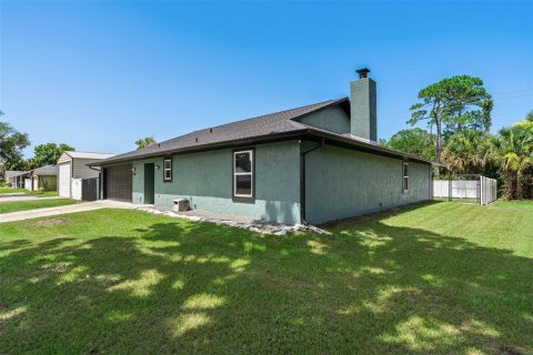 House in Edgewater, Florida 4 bedrooms, 174.19 sq.m. № 2216321 - photo 3