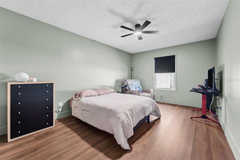 House in Edgewater, Florida 4 bedrooms, 174.19 sq.m. № 2216321 - photo 29