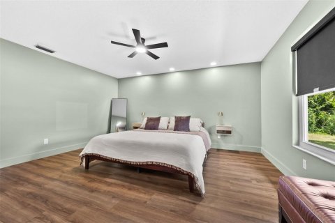 House in Edgewater, Florida 4 bedrooms, 174.19 sq.m. № 2216321 - photo 18