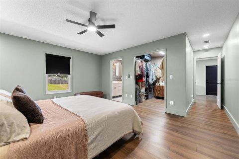 House in Edgewater, Florida 4 bedrooms, 174.19 sq.m. № 2216321 - photo 20