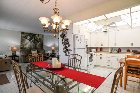 Condominio en venta en Deerfield Beach, Florida, 2 dormitorios, 92.9 m2 № 1709546 - foto 12