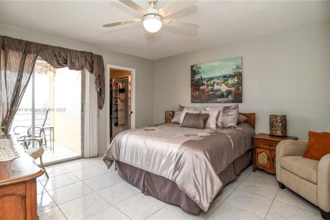 Condominio en venta en Deerfield Beach, Florida, 2 dormitorios, 92.9 m2 № 1709546 - foto 18