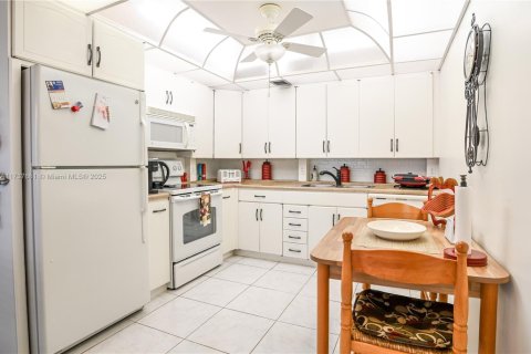 Condominio en venta en Deerfield Beach, Florida, 2 dormitorios, 92.9 m2 № 1709546 - foto 13