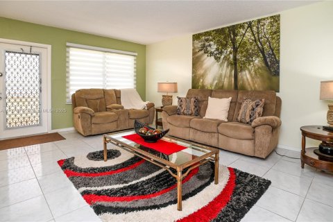 Condominio en venta en Deerfield Beach, Florida, 2 dormitorios, 92.9 m2 № 1709546 - foto 8