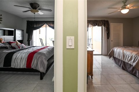 Condominio en venta en Deerfield Beach, Florida, 2 dormitorios, 92.9 m2 № 1709546 - foto 25
