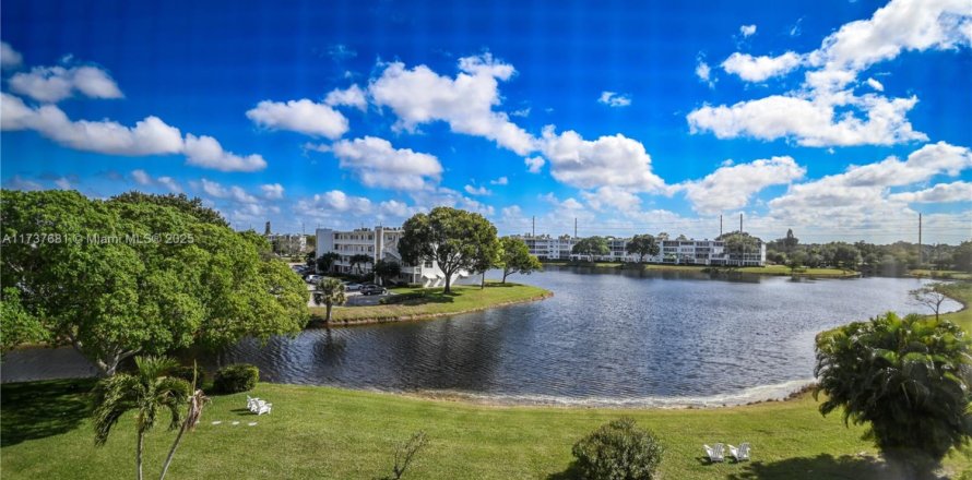 Condominio en Deerfield Beach, Florida, 2 dormitorios  № 1709546