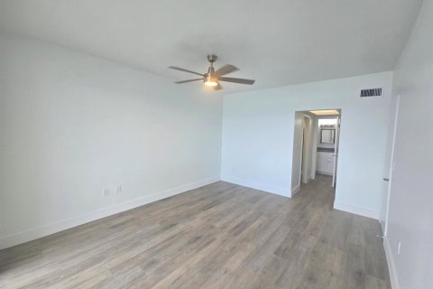 Купить кондоминиум в Майами, Флорида 1 комната, 73.67м2, № 2146312 - фото 20