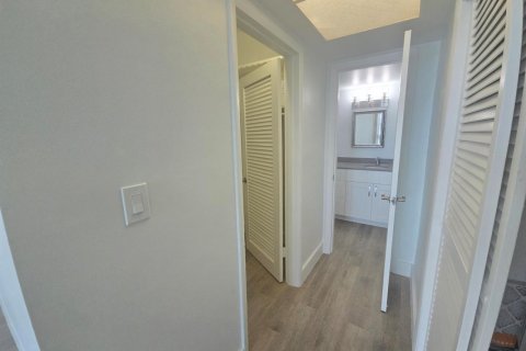 Купить кондоминиум в Майами, Флорида 1 комната, 73.67м2, № 2146312 - фото 25