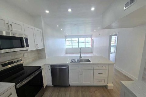 Купить кондоминиум в Майами, Флорида 1 комната, 73.67м2, № 2146312 - фото 8