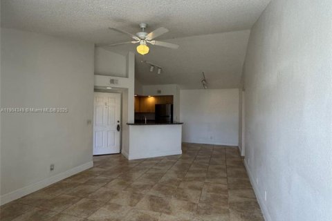 Condo in Margate, Florida, 2 bedrooms  № 1954906 - photo 8