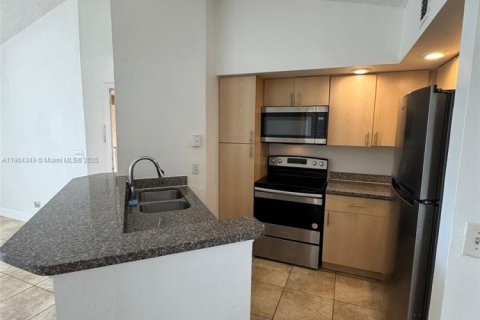 Condo in Margate, Florida, 2 bedrooms  № 1954906 - photo 2