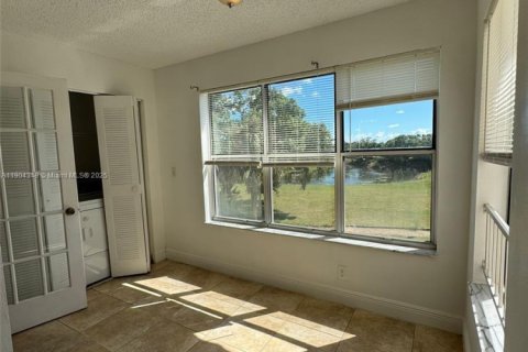 Condo in Margate, Florida, 2 bedrooms  № 1954906 - photo 10