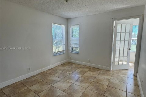 Condo in Margate, Florida, 2 bedrooms  № 1954906 - photo 6