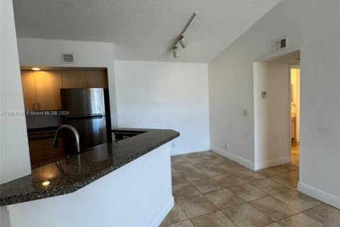 Condo in Margate, Florida, 2 bedrooms  № 1954906 - photo 5