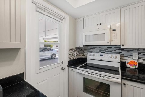 Copropriété à vendre à Bradenton, Floride: 2 chambres, 86.31 m2 № 1808188 - photo 17