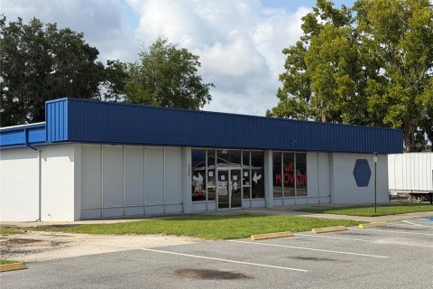 Commercial property in Belleview, Florida 490.43 sq.m. № 2237653 - photo 2