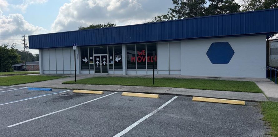 Commercial property in Belleview, Florida 490.43 sq.m. № 2237653