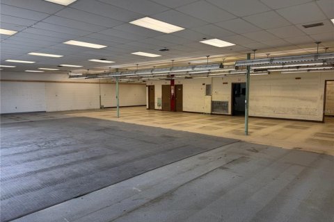 Commercial property in Belleview, Florida 490.43 sq.m. № 2237653 - photo 11