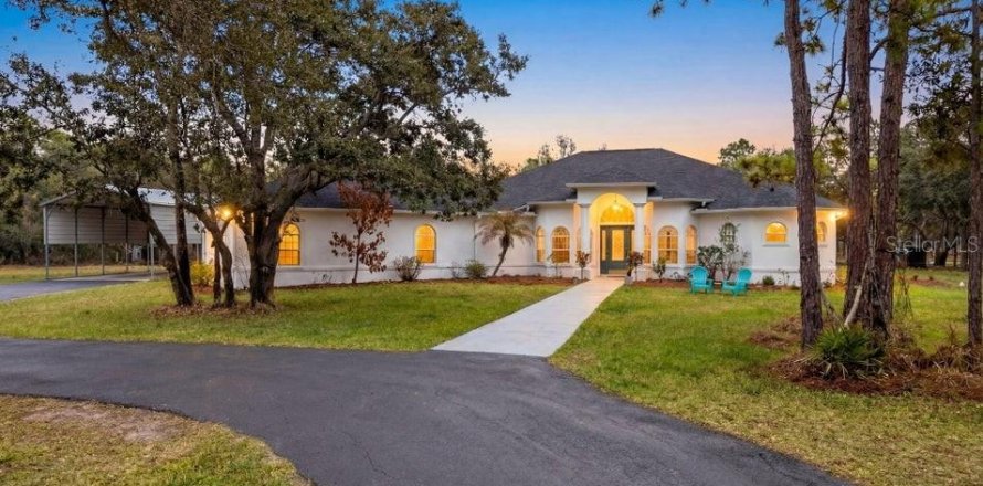 Villa ou maison à Brooksville, Floride 3 chambres, 276.66 m2 № 2149230