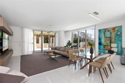 Condominio en venta en Sunny Isles Beach, Florida, 3 dormitorios, 173.26 m2 № 1696285 - foto 5