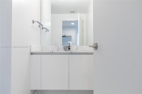 Condominio en venta en Sunny Isles Beach, Florida, 3 dormitorios, 173.26 m2 № 1696285 - foto 27