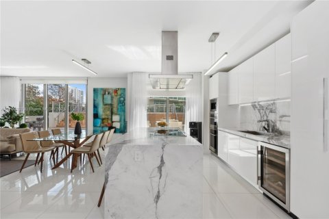 Condominio en venta en Sunny Isles Beach, Florida, 3 dormitorios, 173.26 m2 № 1696285 - foto 2