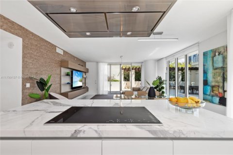 Condominio en venta en Sunny Isles Beach, Florida, 3 dormitorios, 173.26 m2 № 1696285 - foto 8