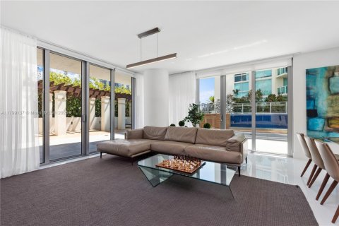 Condominio en venta en Sunny Isles Beach, Florida, 3 dormitorios, 173.26 m2 № 1696285 - foto 11
