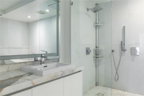 Condominio en venta en Sunny Isles Beach, Florida, 3 dormitorios, 173.26 m2 № 1696285 - foto 20
