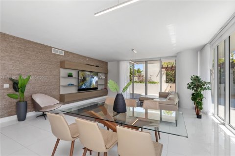 Condominio en venta en Sunny Isles Beach, Florida, 3 dormitorios, 173.26 m2 № 1696285 - foto 9