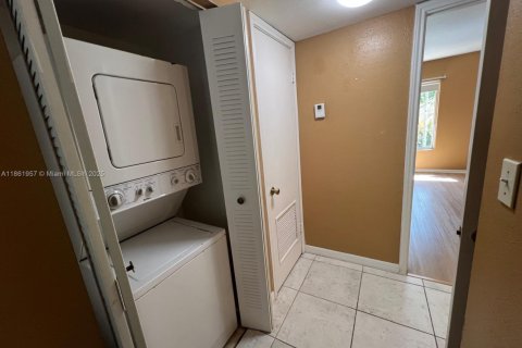 Copropriété à louer à Oakland Park, Floride: 1 chambre, 77.48 m2 № 1892459 - photo 10