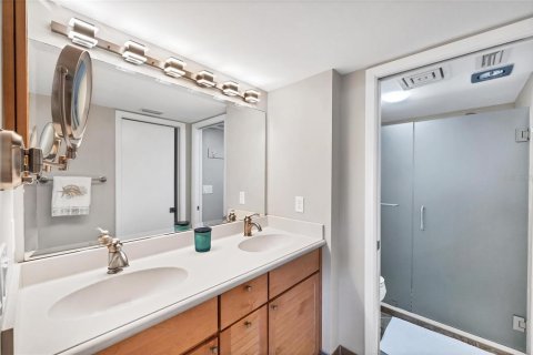 Condo in Sarasota, Florida, 2 bedrooms  № 1631505 - photo 24