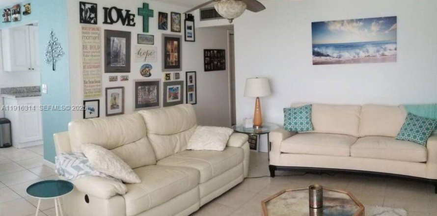 Condo à Delray Beach, Floride, 2 chambres № 2034867